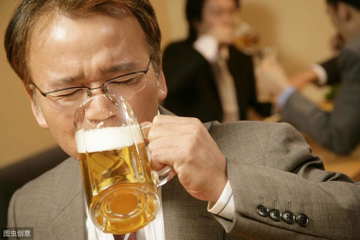 长期喝酒的男人，酒后四个危险信号，提醒：中有一个，就趁早戒酒_现象